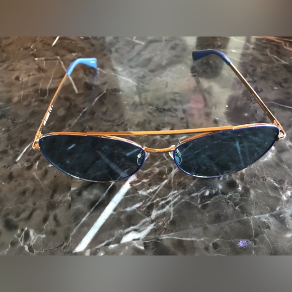 Love Moschino NWOT aviator sunglasses - Picture 2 of 5